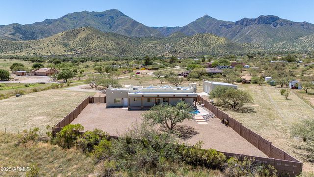 5465 E PIONEER Lane, Hereford, AZ 85615