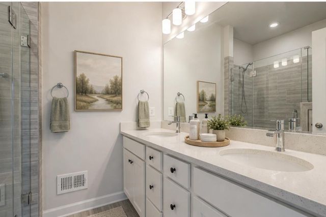 12544 OVATION DR, Fairfax, VA 22033