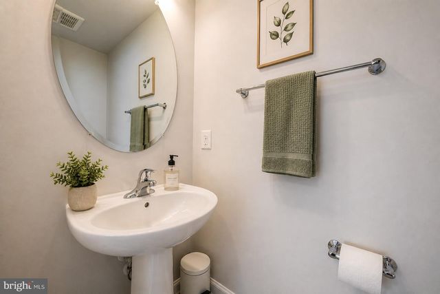 12544 OVATION DR, Fairfax, VA 22033