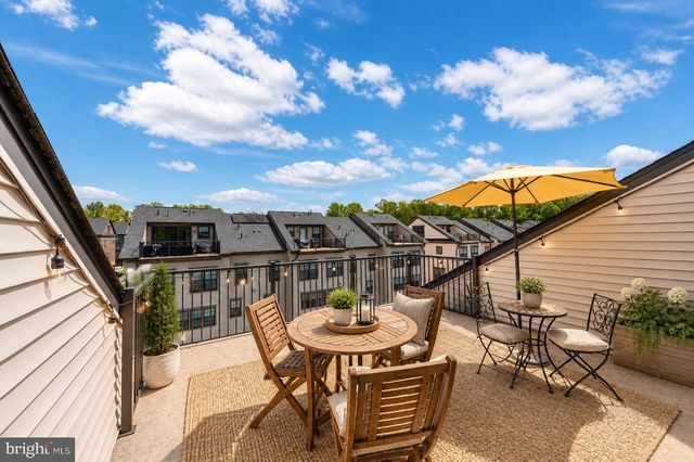 12544 OVATION DR, Fairfax, VA 22033