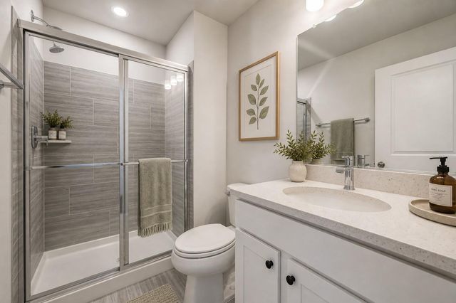 12544 OVATION DR, Fairfax, VA 22033