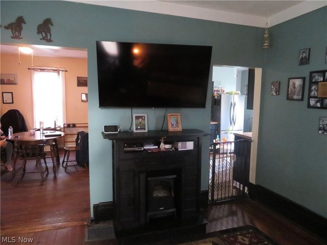 53 E North Avenue, East Palestine, OH 44413