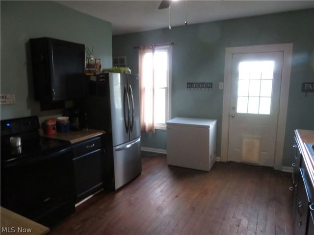 53 E North Avenue, East Palestine, OH 44413