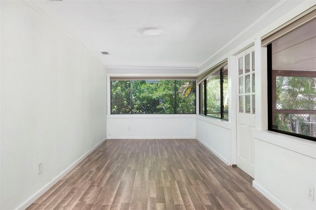 983 47TH AVENUE N, St Petersburg, FL 33703