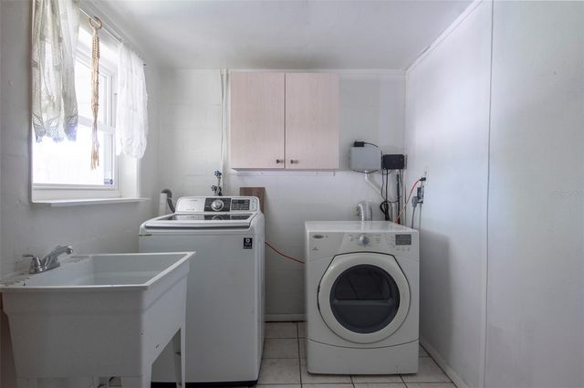 983 47TH AVENUE N, St Petersburg, FL 33703