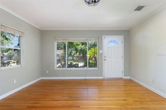 983 47TH AVENUE N, St Petersburg, FL 33703