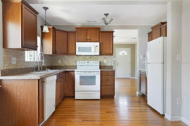 983 47TH AVENUE N, St Petersburg, FL 33703