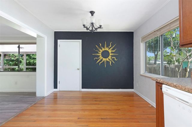 983 47TH AVENUE N, St Petersburg, FL 33703