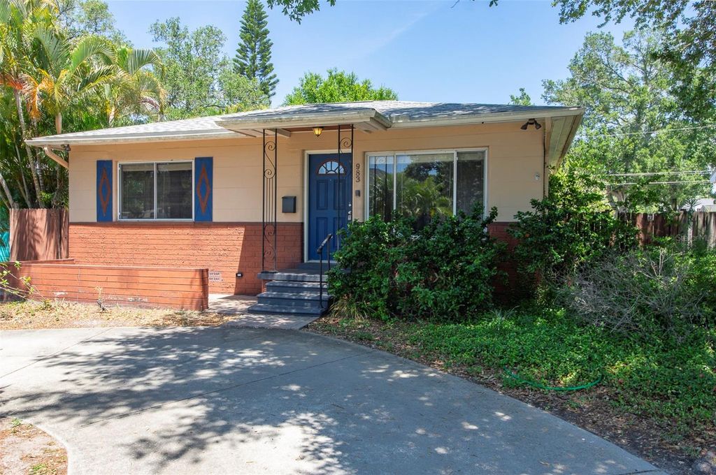 983 47TH AVENUE N, St Petersburg, FL 33703