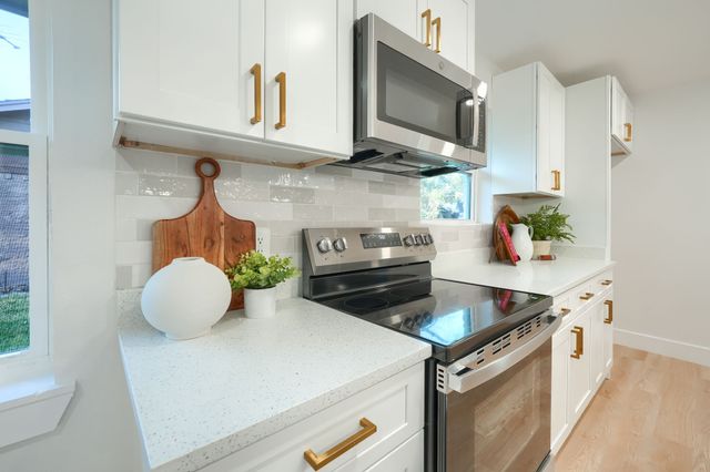 3525 Courtdale Drive, Farmers Branch, TX 75234