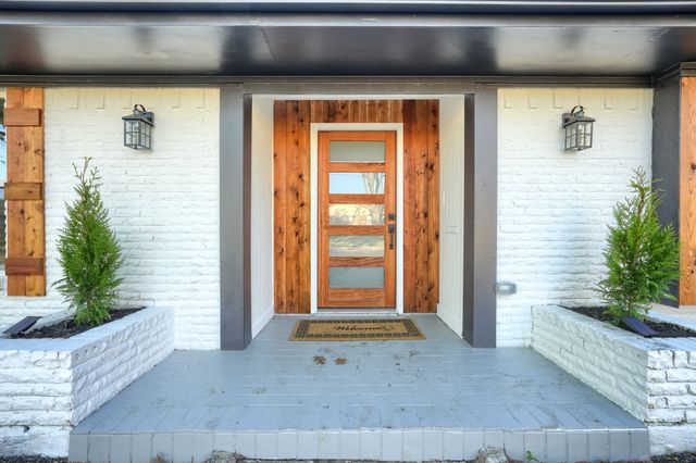 3525 Courtdale Drive, Farmers Branch, TX 75234