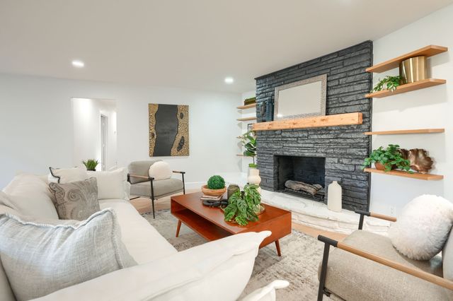 3525 Courtdale Drive, Farmers Branch, TX 75234