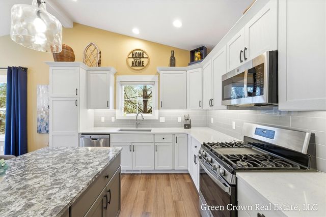 851 S Center Park Drive, Byron Center, MI 49315