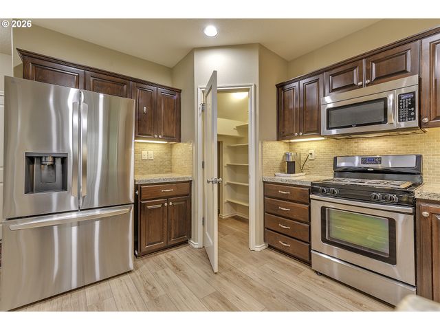 15971 Nw HILDAGO Ln, Portland, OR 97229