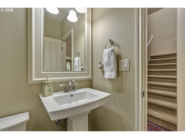 15971 Nw HILDAGO Ln, Portland, OR 97229