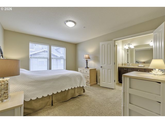 15971 Nw HILDAGO Ln, Portland, OR 97229