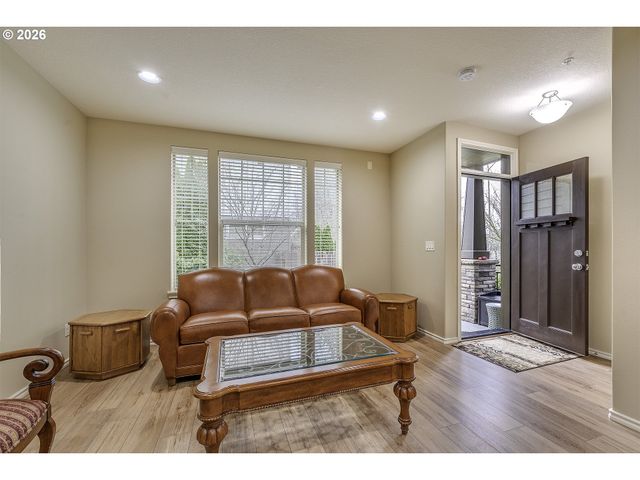 15971 Nw HILDAGO Ln, Portland, OR 97229