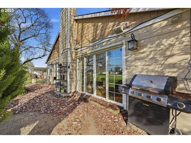 2365 UMPQUA Rd, Woodburn, OR 97071