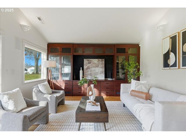 2365 UMPQUA Rd, Woodburn, OR 97071