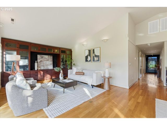 2365 UMPQUA Rd, Woodburn, OR 97071