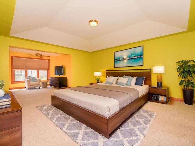 8800 W Marshfield COURT, Franklin, WI 53132