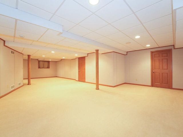 8800 W Marshfield COURT, Franklin, WI 53132