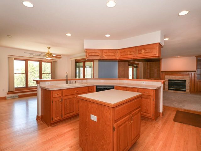 8800 W Marshfield COURT, Franklin, WI 53132