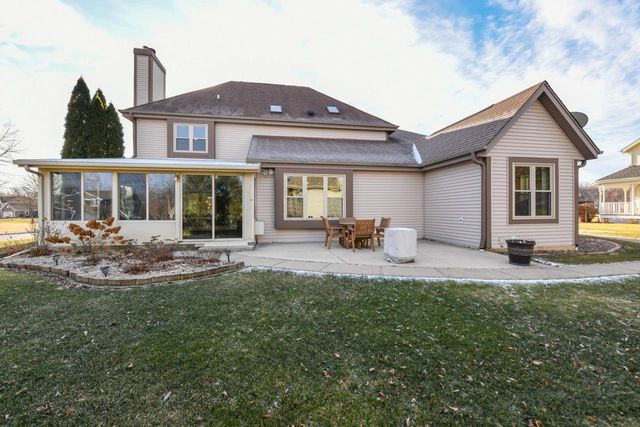 8800 W Marshfield COURT, Franklin, WI 53132