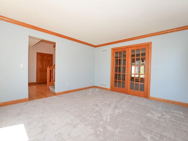 8800 W Marshfield COURT, Franklin, WI 53132