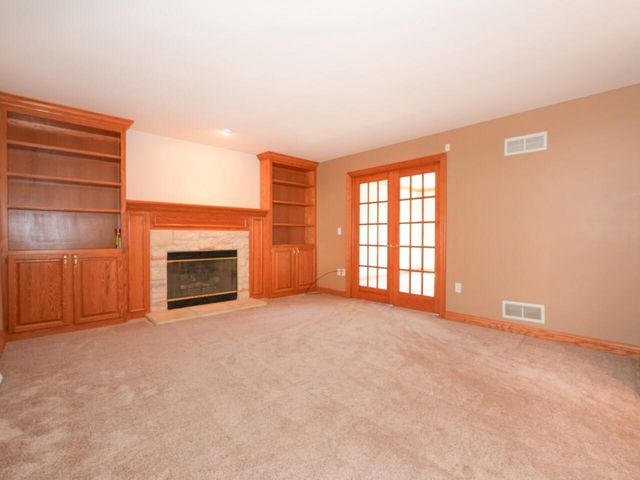 8800 W Marshfield COURT, Franklin, WI 53132