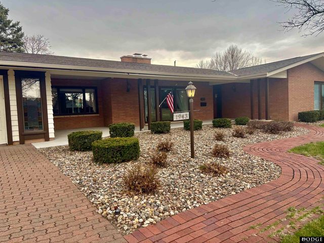 1943 Parkview Drive, Fremont, NE 68025