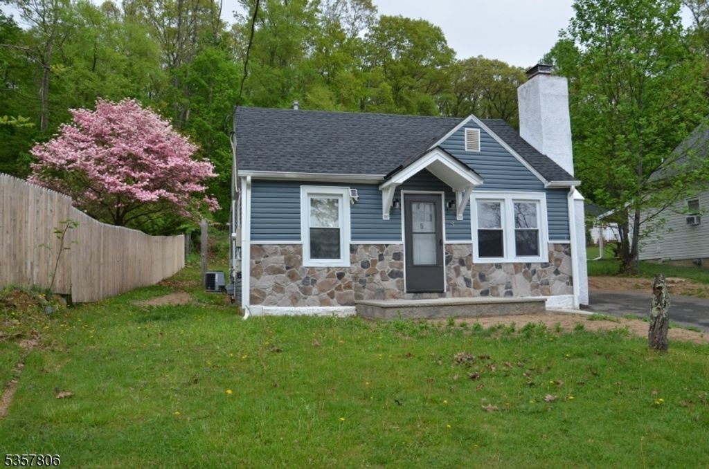 5 Fairview Ave, Mine Hill Twp., NJ 07803