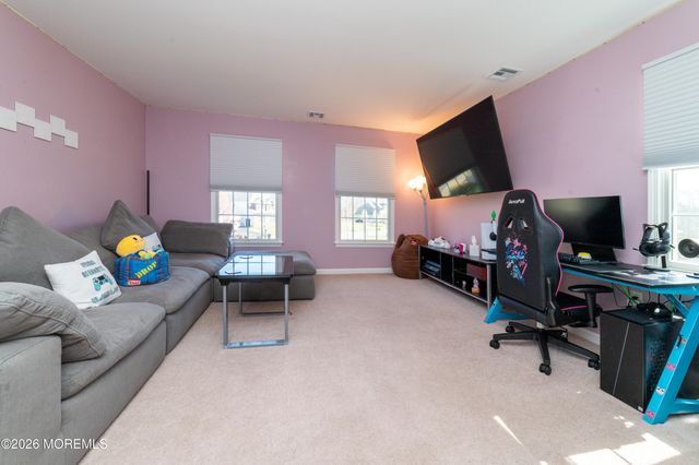 19 Lakeside Drive, Jackson, NJ 08527