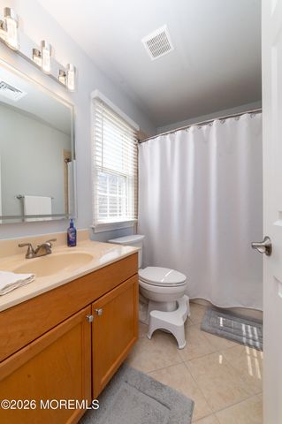 19 Lakeside Drive, Jackson, NJ 08527