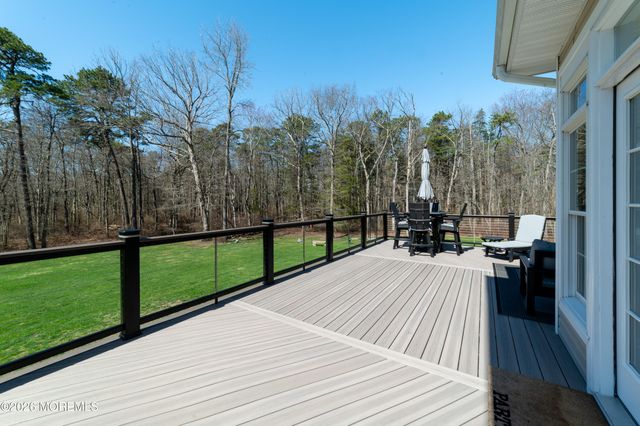 19 Lakeside Drive, Jackson, NJ 08527