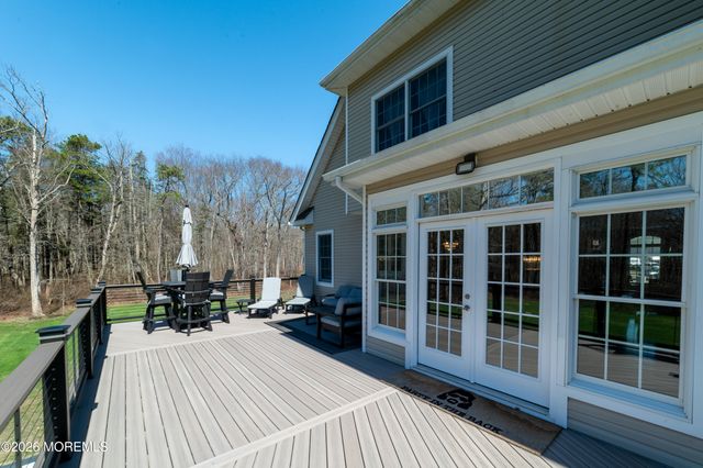 19 Lakeside Drive, Jackson, NJ 08527