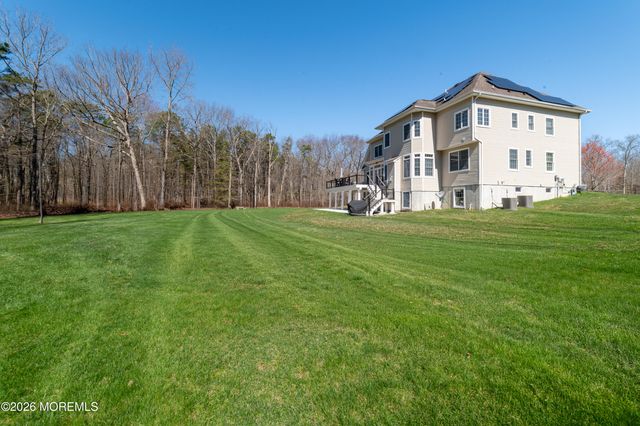 19 Lakeside Drive, Jackson, NJ 08527