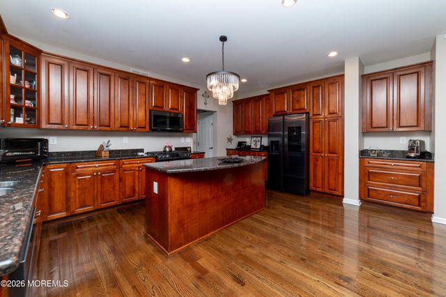 19 Lakeside Drive, Jackson, NJ 08527