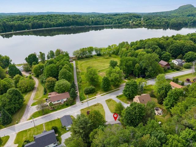 55 Maplewood Avenue, Milton, VT 05468