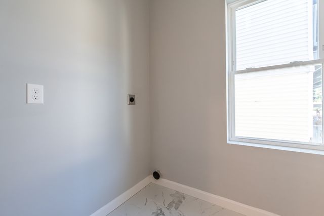 184 Avenue C -1, Woonsocket, RI 02895