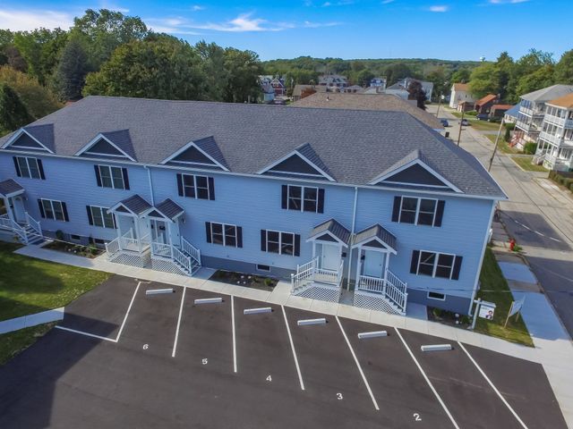 184 Avenue C -1, Woonsocket, RI 02895