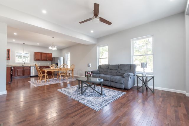 184 Avenue C -1, Woonsocket, RI 02895