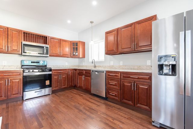 184 Avenue C -1, Woonsocket, RI 02895