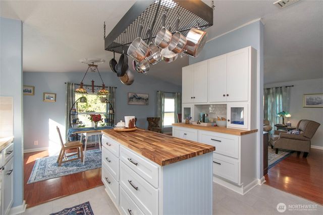 202 S Bayview Avenue, Port Angeles, WA 98362