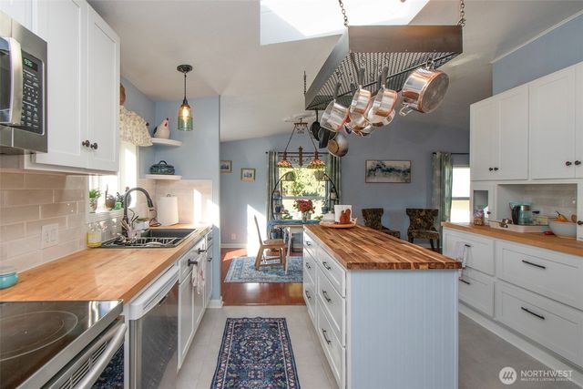 202 S Bayview Avenue, Port Angeles, WA 98362