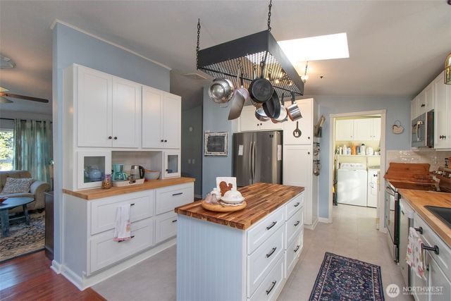 202 S Bayview Avenue, Port Angeles, WA 98362