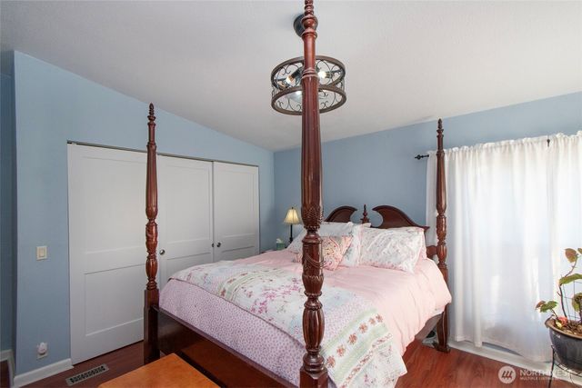 202 S Bayview Avenue, Port Angeles, WA 98362