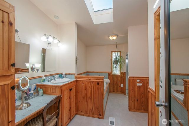 202 S Bayview Avenue, Port Angeles, WA 98362