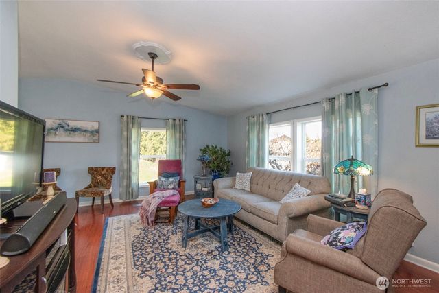 202 S Bayview Avenue, Port Angeles, WA 98362