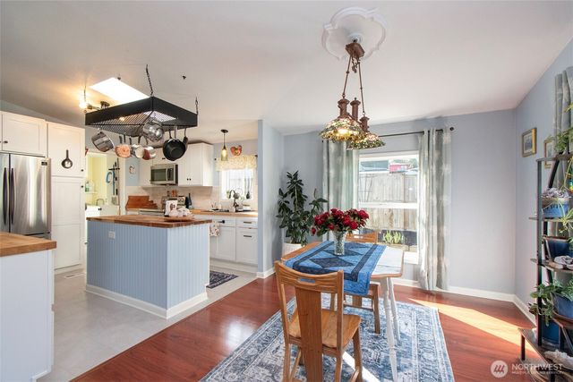 202 S Bayview Avenue, Port Angeles, WA 98362